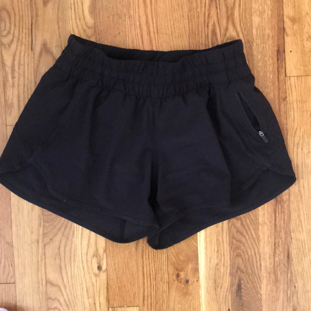 Lululemon tracker 4” shorts